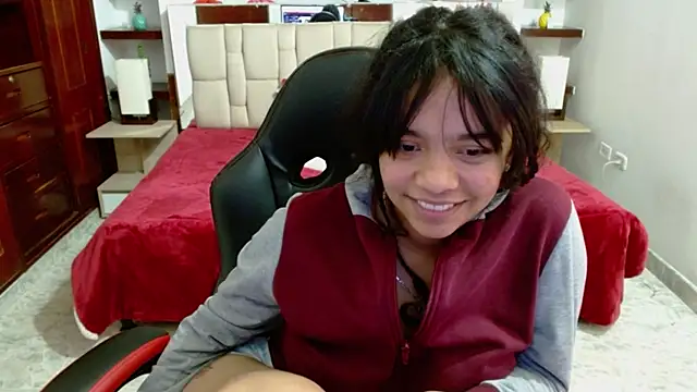 Snapshot of laureentt_ chatting on March 12, 2025, 9:23 am laureentt online show from March 12, 2025, 9:23 am