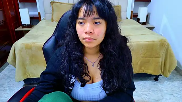 Snapshot of laureentt_ chatting on November 26, 2025, 3:39 am laureentt online show from November 26, 2025, 3:39 am