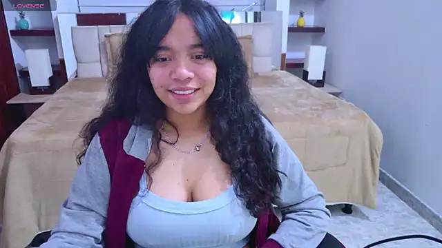 Snapshot of laureentt_ chatting on September 27, 2025, 3:12 am laureentt online show from September 27, 2025, 3:12 am