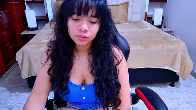 Snapshot of laureentt_ chatting on October 10, 2025, 3:07 am laureentt online show from October 10, 2025, 3:07 am