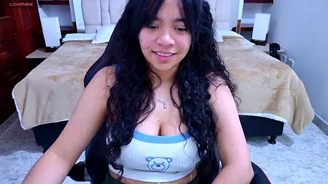 Snapshot of laureentt_ chatting on September 23, 2025, 3:13 am laureentt online show from September 23, 2025, 3:13 am