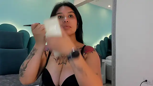 sharlott18 online show from March 10, 2026, 3:16 pm