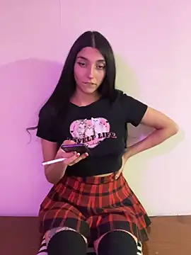 Snapshot of Felicia_smok3 chatting on March 6, 2025, 4:52 am Felicia smok3 online show from March 6, 2025, 4:52 am