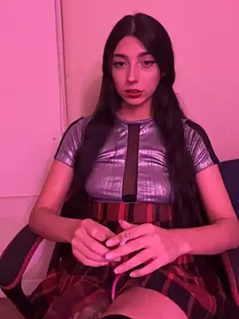 Snapshot of Felicia_smok3 chatting on February 13, 2025, 12:24 am Felicia smok3 online show from February 13, 2025, 12:24 am