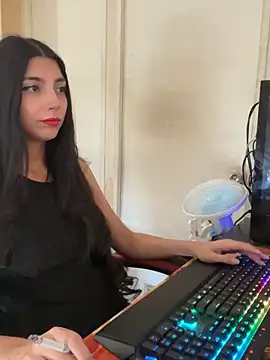 Snapshot of Felicia_smok3 chatting on February 14, 2025, 8:37 pm Felicia smok3 online show from February 14, 2025, 8:37 pm