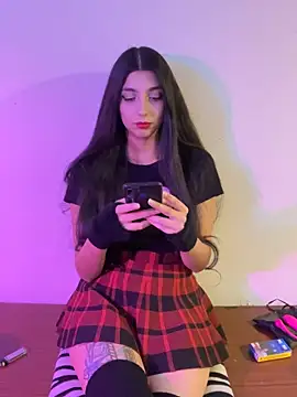 Snapshot of Felicia_smok3 chatting on November 2, 2025, 2:05 am Felicia smok3 online show from November 2, 2025, 2:05 am