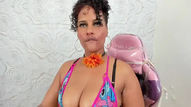 Snapshot of pamela_guzmaan chatting on March 19, 2025, 6:01 pm pamela guzmaan online show from March 19, 2025, 6:01 pm