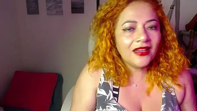 Snapshot of MariaJoseBarraza chatting on September 10, 2025, 10:53 pm MariaJoseBarraza online show from September 10, 2025, 10:53 pm