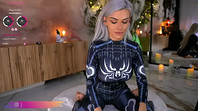 Snapshot of Serene_Sophiex chatting on October 31, 2025, 9:43 pm Serene Sophiex online show from October 31, 2025, 9:43 pm