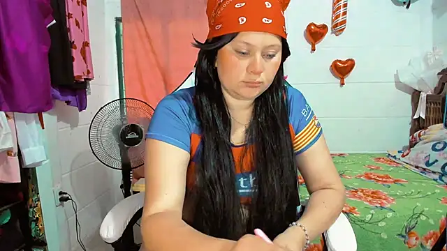 SofiaOlivares online show from February 7, 2025, 9:58 pm