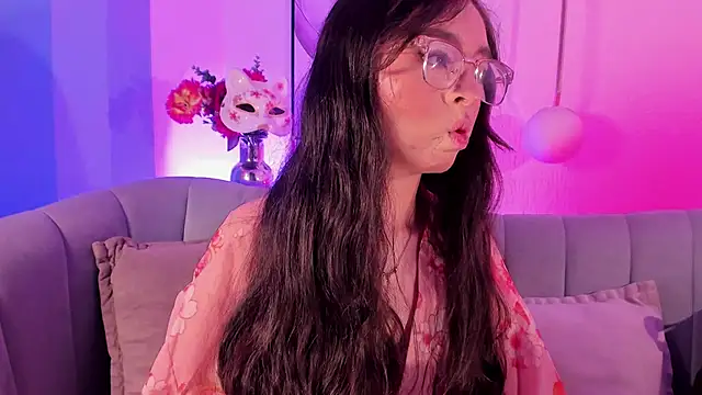 Eva Macalliter online show from March 25, 2026, 3:28 am