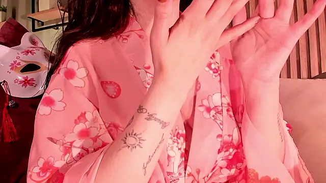 Eva Macalliter online show from February 22, 2026, 4:15 am