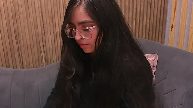 Snapshot of Eva_Macalliter chatting on February 14, 2025, 9:13 am Eva Macalliter online show from February 14, 2025, 9:13 am