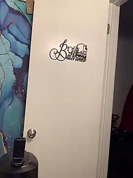 Snapshot of SweetHoneyBunz chatting on November 10, 2025, 5:29 pm SweetHoneyBunz online show from November 10, 2025, 5:29 pm