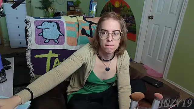 Linzy 19 online show from February 20, 2025, 3:52 pm