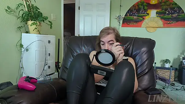 Linzy 19 online show from September 13, 2025, 3:34 pm