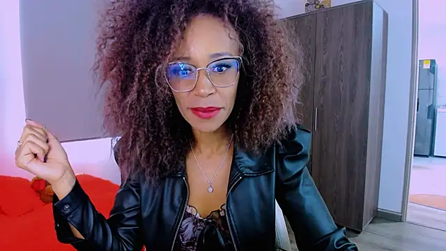 Snapshot of ScarlettMalbec chatting on June 3, 2026, 9:19 pm ScarlettMalbec online show from June 3, 2026, 9:19 pm