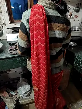 COUPLLE VILLAGE online show from February 11, 2026, 4:23 am