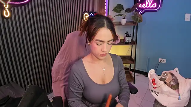 emily roberts1 online show from October 30, 2025, 4:22 am