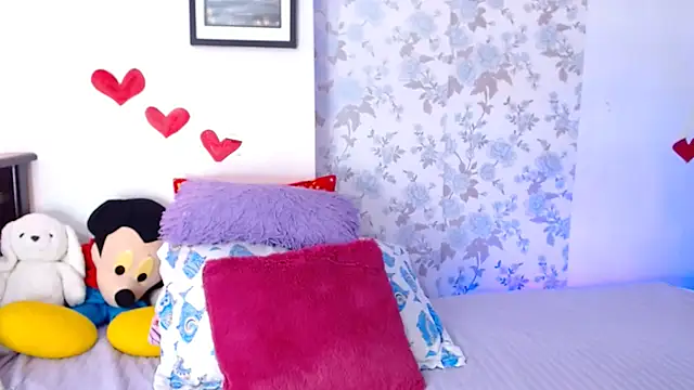 vanessa cute1 online show from December 4, 2025, 6:07 pm