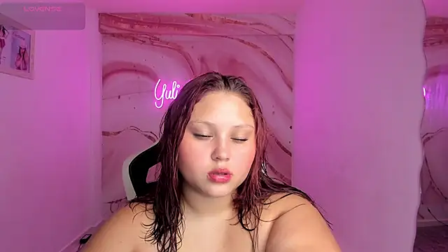 YuliCardona  online show from November 4, 2025, 4:33 pm