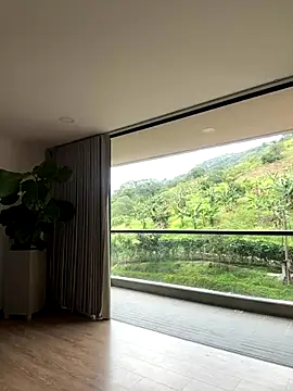 Snapshot of Helenbronwx chatting on September 14, 2025, 3:23 pm Helenbronwx online show from September 14, 2025, 3:23 pm