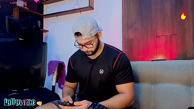 Snapshot of Andrew_Brown chatting on November 28, 2025, 2:17 pm Andrew Brown online show from November 28, 2025, 2:17 pm