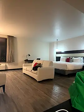 Bigbuttbrooklynn online show from September 10, 2025, 2:32 am