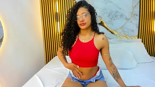 Snapshot of Bonny_ebony1 chatting on September 24, 2025, 11:39 am Bonny ebony1 online show from September 24, 2025, 11:39 am