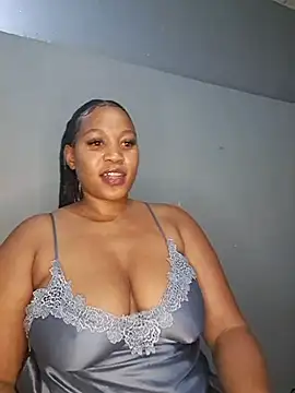 Snapshot of Toya_P chatting on October 8, 2025, 7:36 pm Toya P online show from October 8, 2025, 7:36 pm