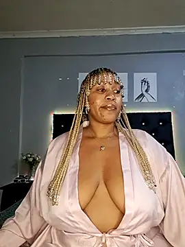 Snapshot of Toya_P chatting on March 18, 2025, 8:48 pm Toya P online show from March 18, 2025, 8:48 pm