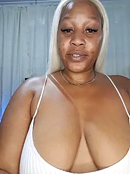 Snapshot of Toya_P chatting on May 25, 2026, 7:40 am Toya P online show from May 25, 2026, 7:40 am