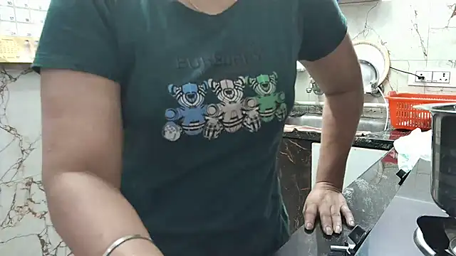 Snapshot of bhabhisexxy_880 chatting on November 3, 2025, 2:39 am bhabhisexxy 880 online show from November 3, 2025, 2:39 am