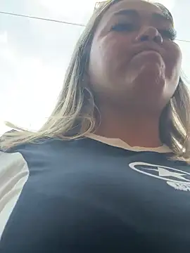 Snapshot of Danielavegax chatting on December 18, 2025, 5:06 pm Danielavegax online show from December 18, 2025, 5:06 pm