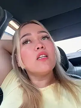 Danielavegax online show from March 22, 2026, 4:52 pm