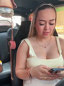 Danielavegax online show from March 15, 2026, 8:27 pm