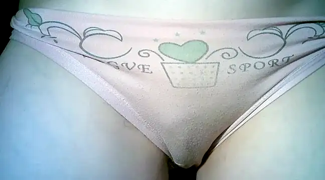 Snapshot of VikkyVikiss chatting on March 19, 2025, 8:22 pm VikkyVikiss online show from March 19, 2025, 8:22 pm