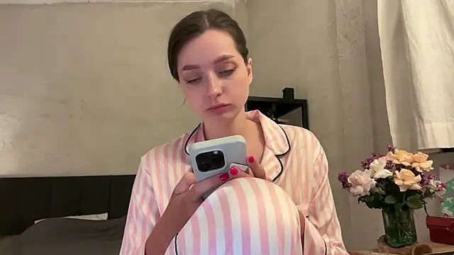 Snapshot of _liatris_ chatting on March 8, 2025, 11:37 am liatris online show from March 8, 2025, 11:37 am