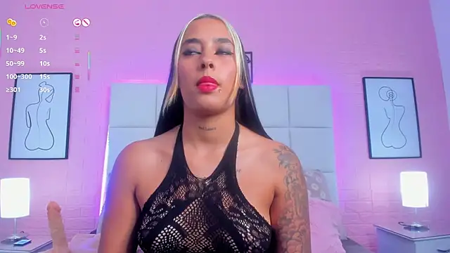 Snapshot of charlotte_kisss chatting on May 8, 2026, 7:06 pm charlotte kisss online show from May 8, 2026, 7:06 pm