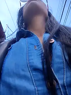 Snapshot of Astrid-- chatting on January 7, 2026, 3:17 pm Astrid-- online show from January 7, 2026, 3:17 pm