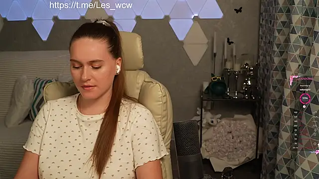 HarleyDeess online show from November 3, 2025, 10:46 pm