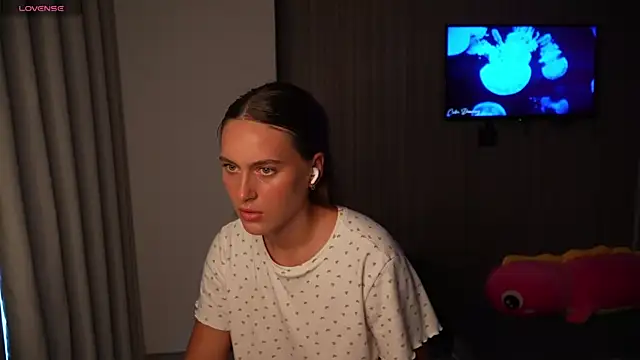 Snapshot of HarleyDeess chatting on June 28, 2026, 12:17 am HarleyDeess online show from June 28, 2026, 12:17 am