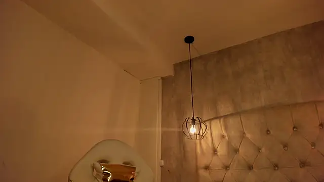 Snapshot of Alice_Laurentt chatting on February 15, 2025, 9:16 am Alice Laurentt online show from February 15, 2025, 9:16 am