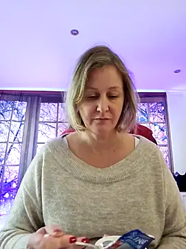 Snapshot of MarleneBloem chatting on January 29, 2025, 2:00 pm MarleneBloem online show from January 29, 2025, 2:00 pm