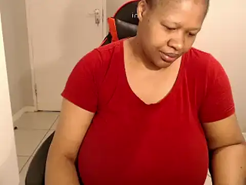 Snapshot of bustylisa1983 chatting on October 28, 2025, 6:23 am bustylisa1983 online show from October 28, 2025, 6:23 am