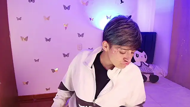 Snapshot of 9_Fernanda_9 chatting on November 18, 2025, 12:30 pm 9 Fernanda 9 online show from November 18, 2025, 12:30 pm