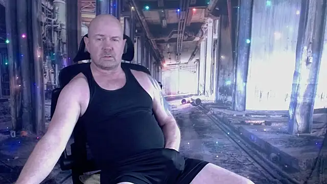 ManlyPrisonGuy online show from December 3, 2025, 1:21 pm