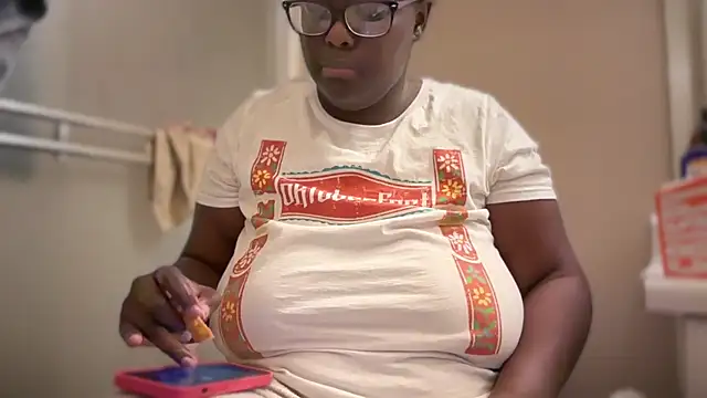 Yagurl  west online show from October 2, 2025, 8:23 pm