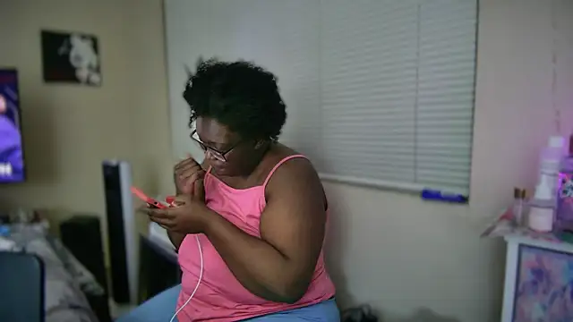 Yagurl  west online show from March 5, 2025, 2:36 am