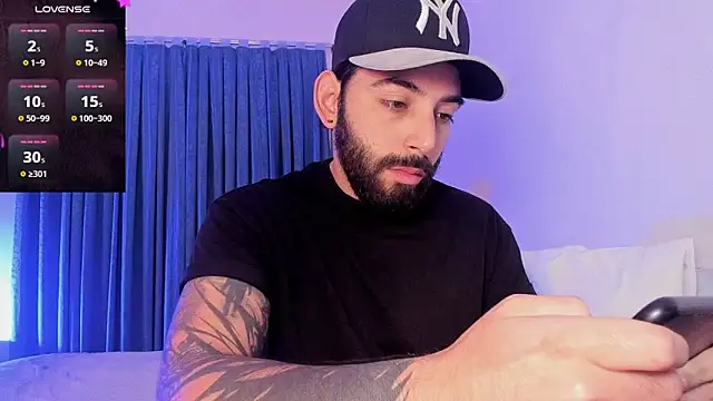 Snapshot of leo_thewolf_ chatting on November 8, 2025, 7:50 pm leo thewolf online show from November 8, 2025, 7:50 pm